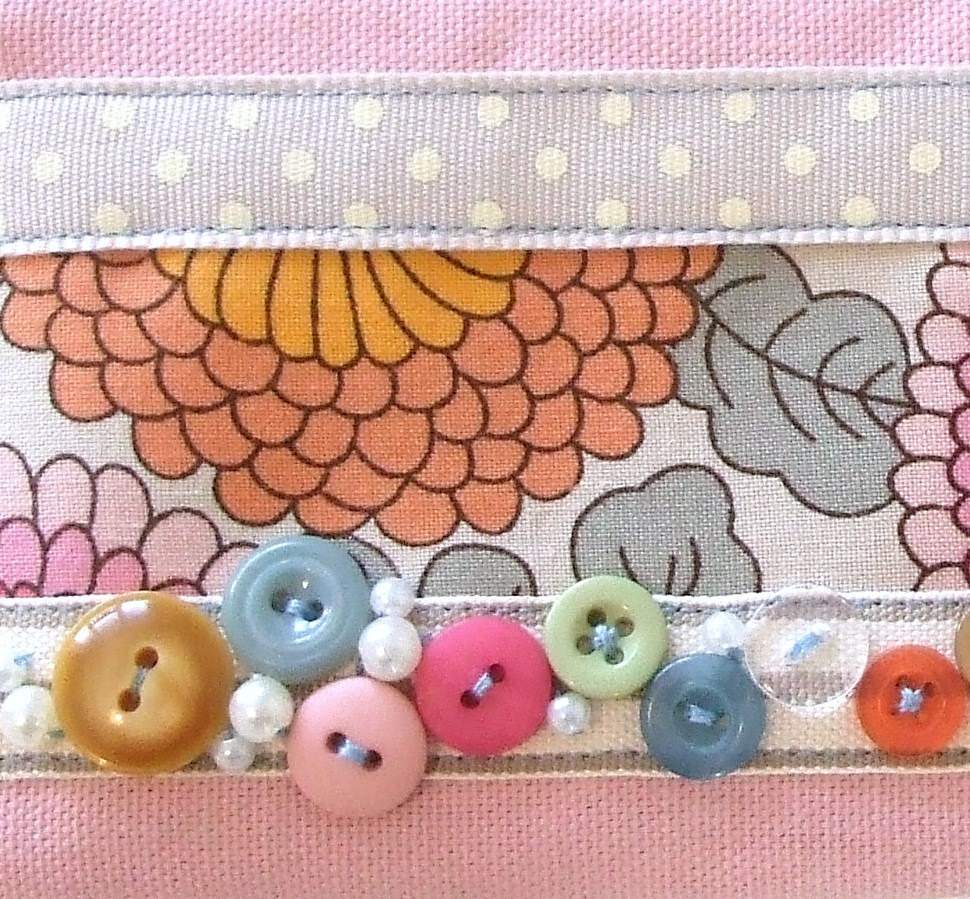 SALE SALE SALE Vintage Button Pink Make-up Purse